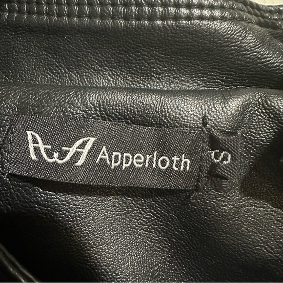 Faux leather jacket Brand New! Never worn! Size small - Picture 4 of 4